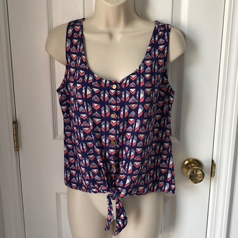 Front tie top